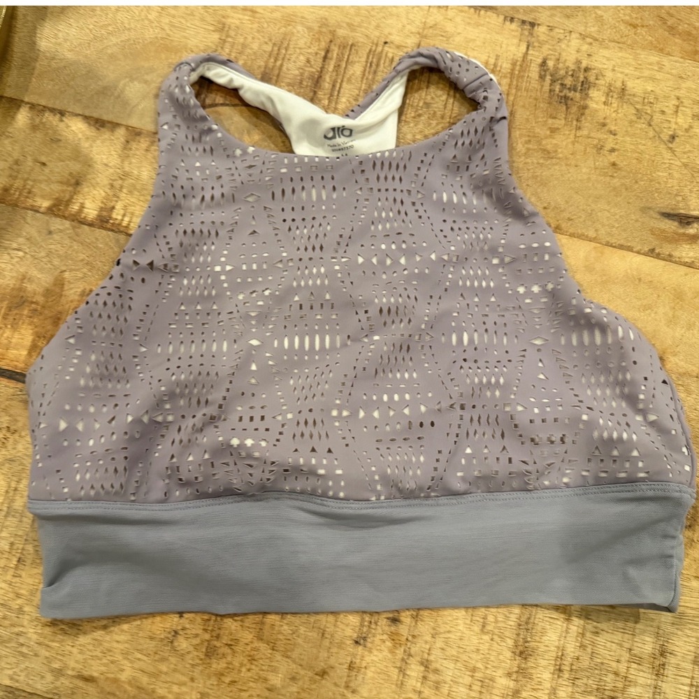 Alo Yoga Illuminate Yoga Crop Top Medium